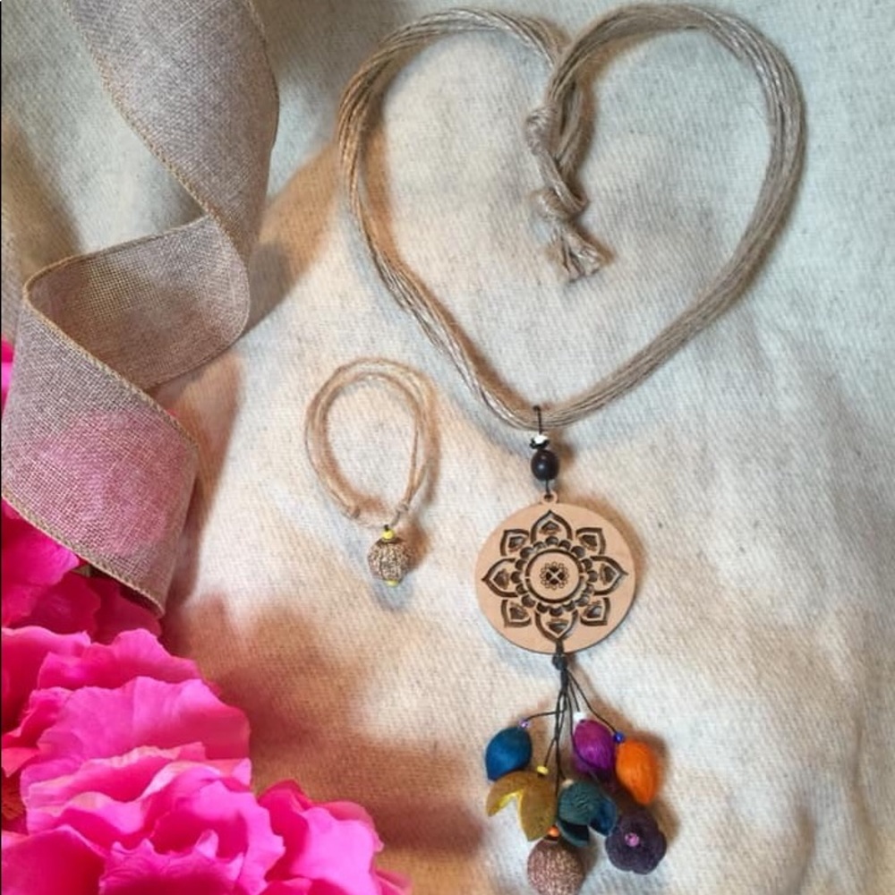 Handmade boho necklaces - Picture 5 of 5